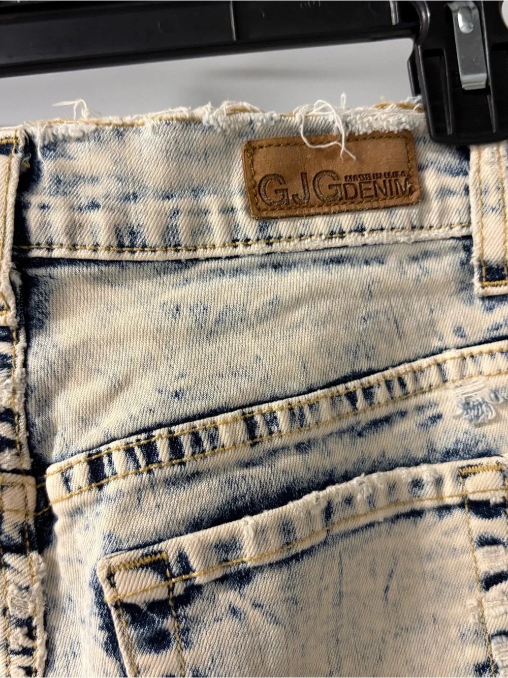 Acid Wash Frayed Hem Women's Denim Shorts - Light Blue GJG Jeans